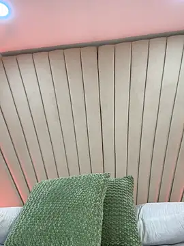 MiaBerry_ - OIL ON MY TITS 🔥🍒