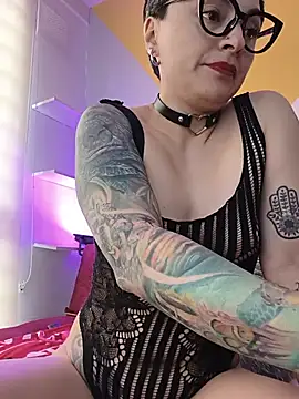Kat_paradise - Domi in Clit 3 mins