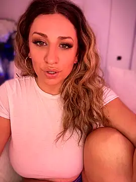 Miamellycious - Remove shirt.. oil tits