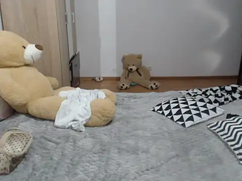 Emmatoo - show pussy