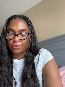 CandyLuxxxx - Flash tits and pussy. Vid last tip