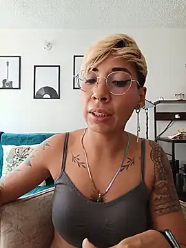 MiaMorgan_ - 🍒 FLASH TITS