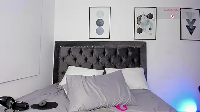 Saraakushh - 💨SPREAD ASS AND RUB💨