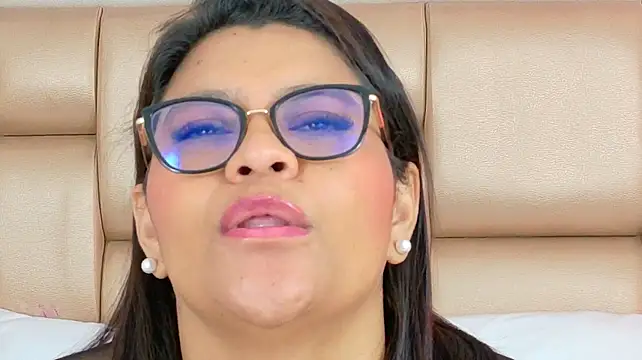 SelennaCooper - TWERK ASS + SPANKS