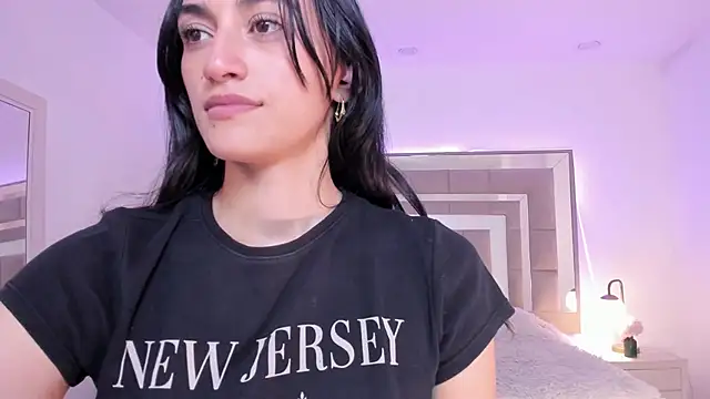Gabee_7 - Milk coming out of my tits 💦
