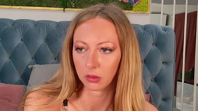 SiennaPierce - Drive my pussy crazy about your dick