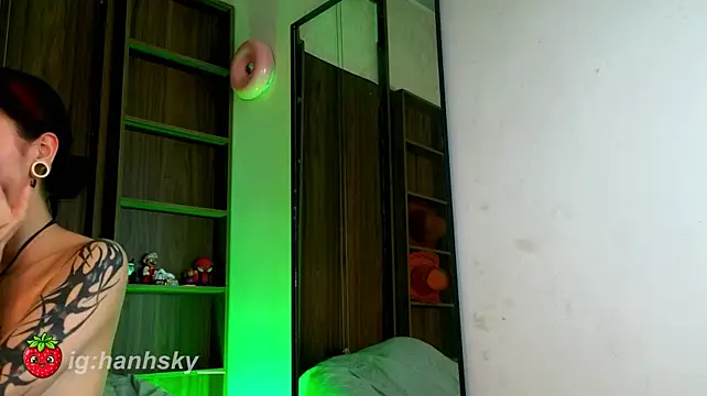 HannahSky_