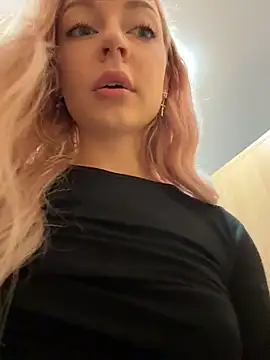 Melissa_grr - TOPLESS for 1 MIN RIGHT HERE