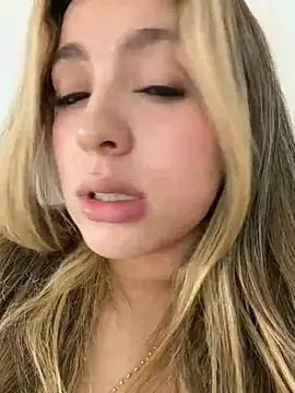 Cloee_Rainbow1 - Show your delicious Pussy Cloee 👀🥵💦