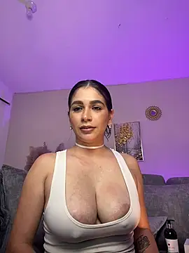 Dani_Blake - Show boobs
