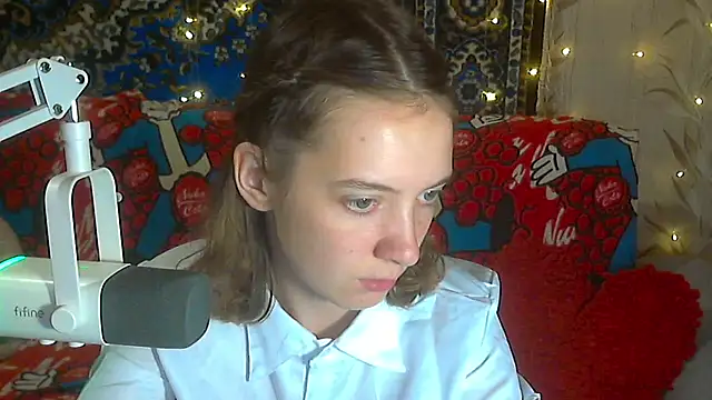 Babychloeshow - Strip to sexy lin for 5 min! 🎒⏱️