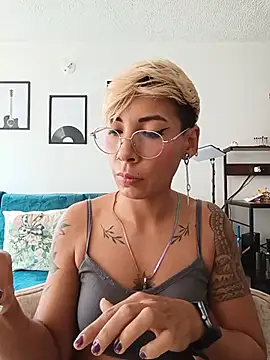 MiaMorgan_ - 🍒 FLASH TITS