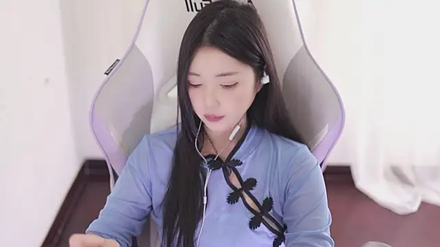 Kitty_baby77 - 完成任务 内裤含嘴里M腿5分钟 最后一个完成的控制黑牛5分钟