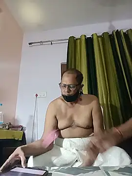Queennayra12 - Sensual smooch with tit play warmup