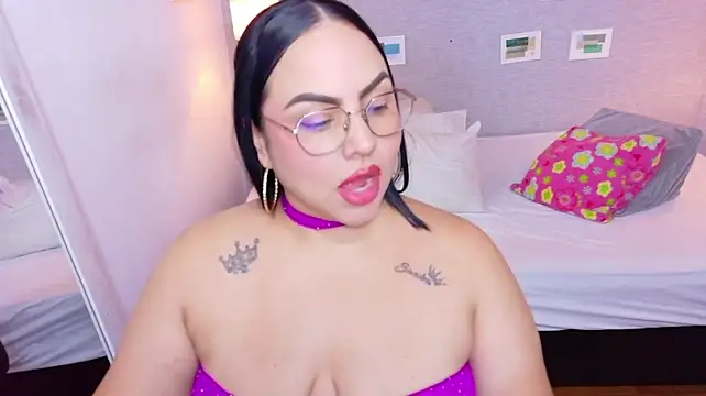 Curvy_sexyvalen - squirt + dildo
