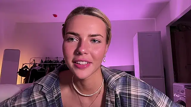 ChristelDuncombe - topless photo in PM (Last tip)