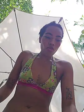 Brenda_Brie_ - Big & noisy SQUIRT 💦 in your face 🥵