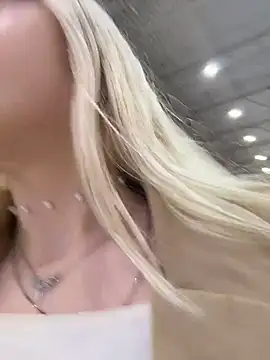 AngelinaTous