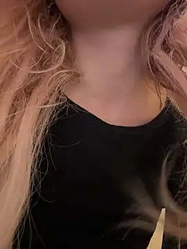 Melissa_grr - TOPLESS for 1 MIN RIGHT HERE
