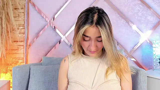 Lucy_davies - Fingering + lovense x 7 min