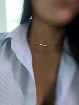 LuxeBrunetteXXX - FINGERING PUSSY CLOSE UP AT CLEAN WORK