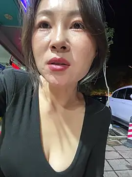 Eva10069 - 🎙️KTV大厅拉尿
