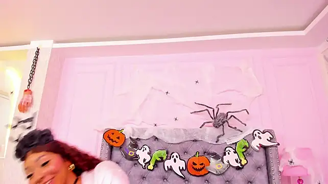 HaileeRoberts - remover pantye