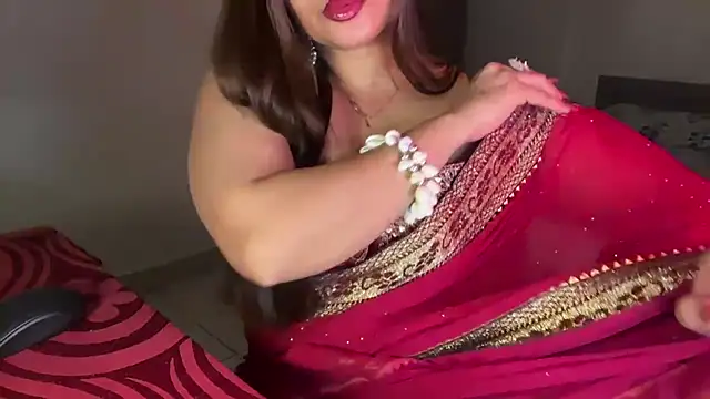 Dikshaindin - show boobs