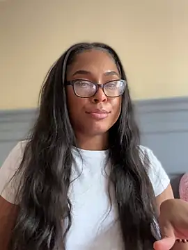 CandyLuxxxx - Flash tits and pussy. Vid last tip