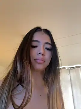HoneyMollyX - MISSIONARY FUCK + SPIT TITS