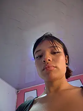 Jennifer_LS - flash tits