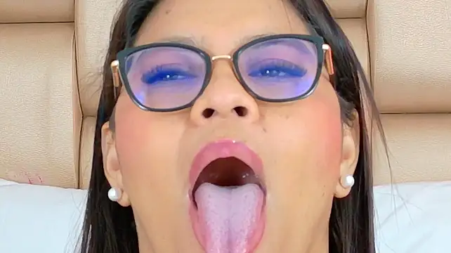 SelennaCooper - TWERK ASS + SPANKS