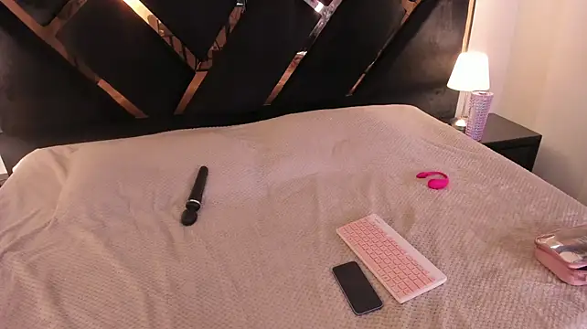 Julianaa_Castro_ - dildo and domi