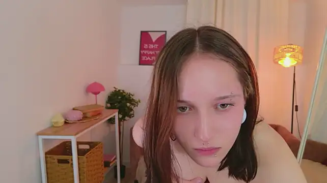 Cutee_kitt - take off your shorts