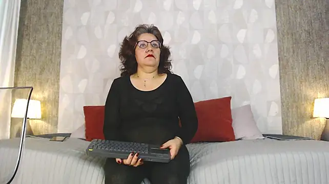 Rosalie_Durand - Gag ball+tie hands+control toy 10 sec