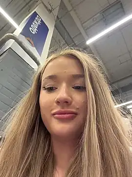 Milaa_sun - take off top+open door MENS WC 🚽