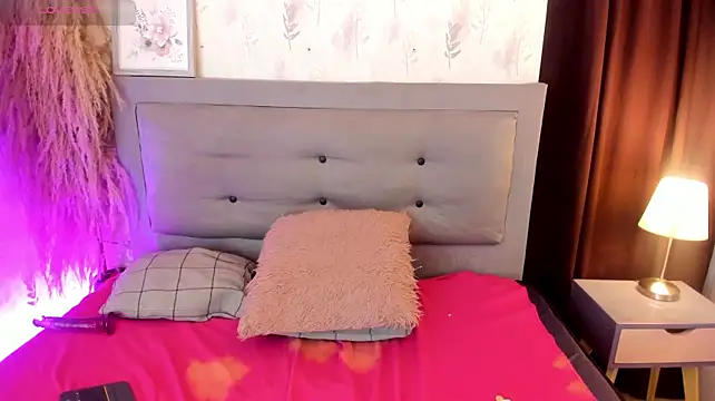 Miahills__ - Spread legs+ rub pussy +contol lush 2mn