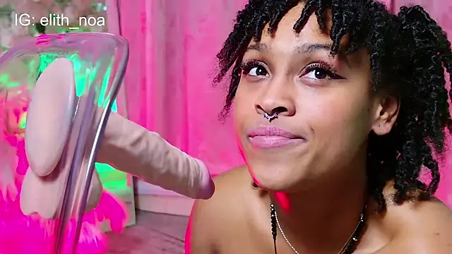 Elith_noa - deep throat with a lot saliva