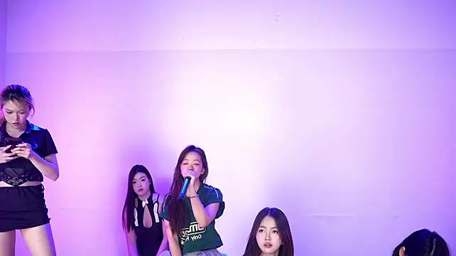 Velvet--girl - Everybody!!! SING!!