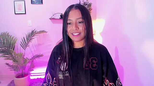 Ciara8 - NAKED + PLUG ANAL