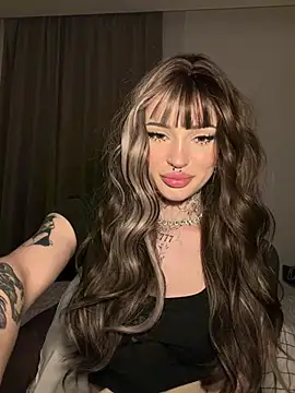 Madelinexx - 😳Tip 200 Tokens for 3 photo Albums😳🎉