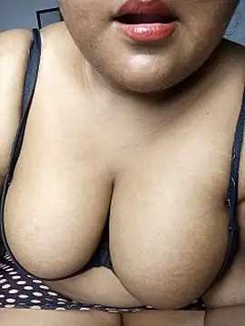 Whitechubby07 - Full body apply oil and nude sexy dance