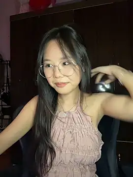 Emely-lysea - nghèo 🥺