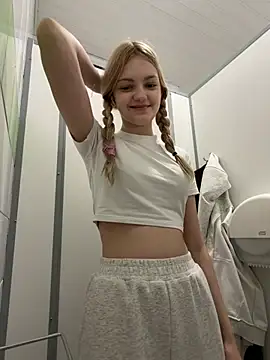Elsawhere - slide hand in panties n rub rub rub🍓💦