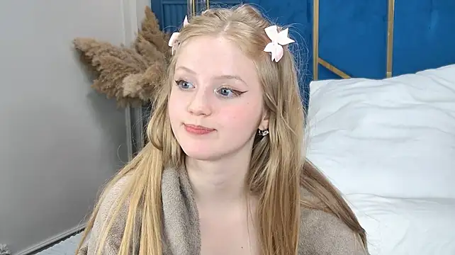 LilianHowards - handjob and lick dildo 4 minutes