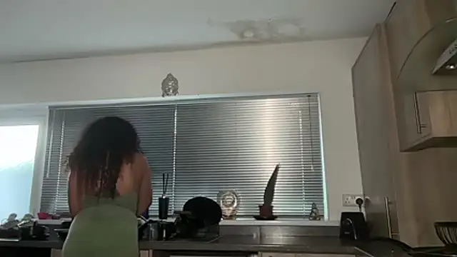 AriesBaddiee_ - sexy dance strip tease