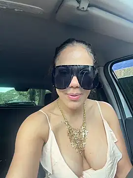 ViolettLuxe - I Moan When My vibrator is on 😉