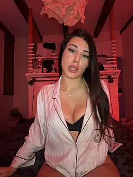 ItsNina_ - flash seins plus twerk