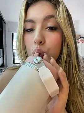 Cloee_Rainbow1 - Show your delicious Pussy Cloee 👀🥵💦