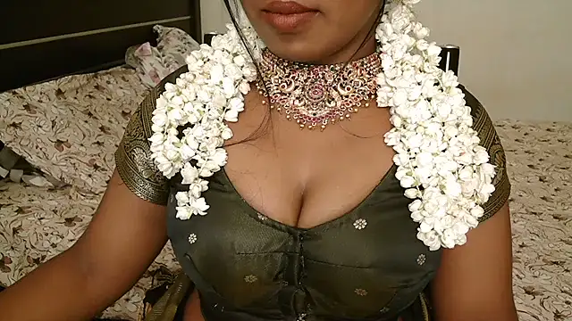 Dhiyapink - nude show